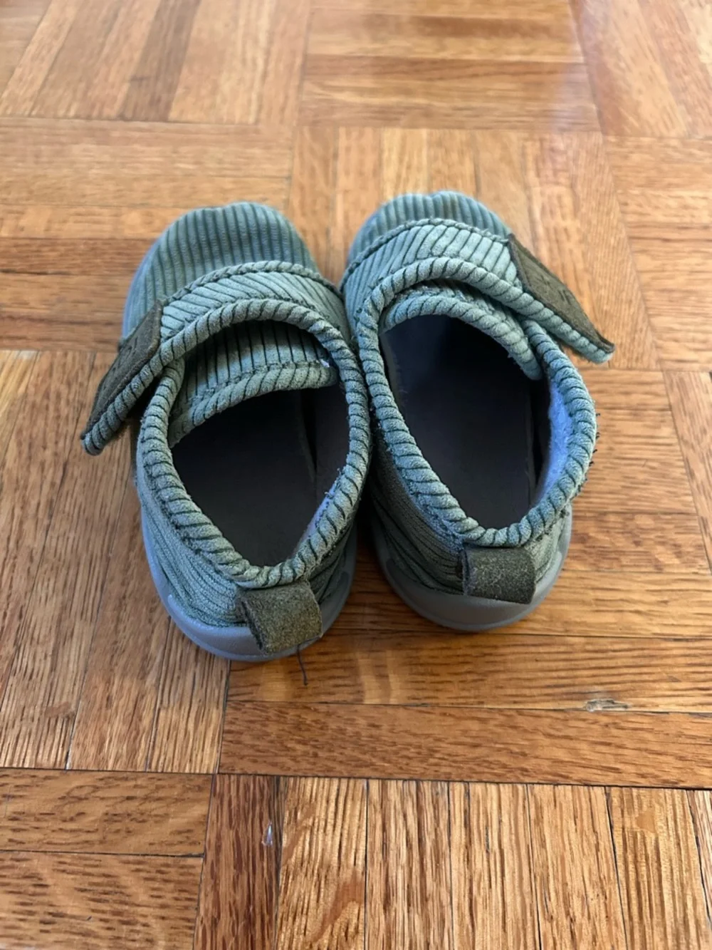 Igor Kids Green Corduroy Velcro Slip-On Shoes